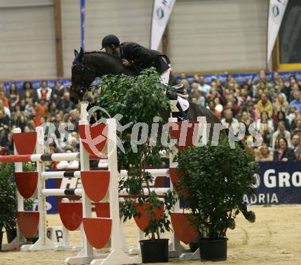 Reiten. Fest der Pferde. Robert Puck (Oesterreich) auf Real eagle. Klagenfurt, am 28.10.2007.
Foto: Kuess
---
pressefotos, pressefotografie, kuess, qs, qspictures, sport, bild, bilder, bilddatenbank