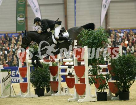 Reiten. Fest der Pferde. Robert Puck (Oesterreich) auf Real eagle. Klagenfurt, am 28.10.2007.
Foto: Kuess
---
pressefotos, pressefotografie, kuess, qs, qspictures, sport, bild, bilder, bilddatenbank