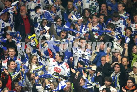 Erste Bank Eishockey Bundesliga. VSV gegen KAC. Jubel VSV Fans. Villach, am 28.10.2007.
Foto: Kuess
---
pressefotos, pressefotografie, kuess, qs, qspictures, sport, bild, bilder, bilddatenbank