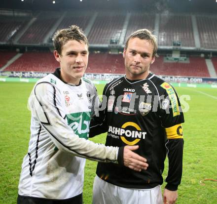 Fussball Bundesliga. T-Mobile. SK Austria Kaernten gegenCashpoint SCR Altach. Zlatko Junuzovic (Kaernten), Kai Schoppitsch (Altach). Klagenfurt, am 31.10.2007.
Foto: Kuess
---
pressefotos, pressefotografie, kuess, qs, qspictures, sport, bild, bilder, bilddatenbank