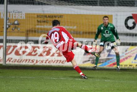 Fussball Red Zac Liga. FC Kaernten gegen FC Lustenau. Tor durch Ronald Brunmayr (FCK), Pavao Pervan (Lustenau). Klagenfurt, am 2.11.2007.
Foto: Kuess
---
pressefotos, pressefotografie, kuess, qs, qspictures, sport, bild, bilder, bilddatenbank