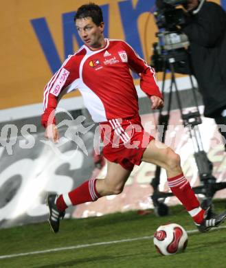 Fussball Red Zac Liga. FC Kaernten gegen FC Lustenau. Ronald Brunmayr (FCK). Klagenfurt, am 2.11.2007.
Foto: Kuess
---
pressefotos, pressefotografie, kuess, qs, qspictures, sport, bild, bilder, bilddatenbank