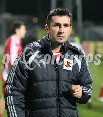 Fussball Red Zac Liga. FC Kaernten gegen FC Lustenau. Spielertrainer Nenad Bjelica (FCK). Klagenfurt, am 2.11.2007.
Foto: Kuess
---
pressefotos, pressefotografie, kuess, qs, qspictures, sport, bild, bilder, bilddatenbank