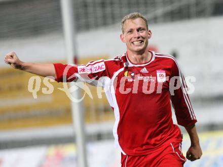 Fussball Red Zac Liga. FC Kaernten gegen FC Lustenau. Torjubel Michael Miksits (FCK). Klagenfurt, am 2.11.2007.
Foto: Kuess
---
pressefotos, pressefotografie, kuess, qs, qspictures, sport, bild, bilder, bilddatenbank