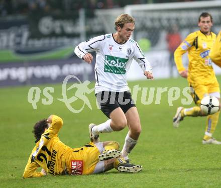 Fussball Bundesliga. T-Mobile. SK Austria Kaernten gegen SK Puntigamer Sturm Graz. Lukas Moessner (Kaernten), Klaus Salmutter (Sturm). Klagenfurt, am 3.11.2007.
Foto: Kuess
---
pressefotos, pressefotografie, kuess, qs, qspictures, sport, bild, bilder, bilddatenbank