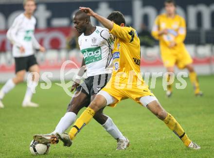 Fussball Bundesliga. T-Mobile. SK Austria Kaernten gegen SK Puntigamer Sturm Graz. Thierry Fidjeu Tazemeta (Kaernten), George Shashiashvili (Sturm). Klagenfurt, am 3.11.2007.
Foto: Kuess
---
pressefotos, pressefotografie, kuess, qs, qspictures, sport, bild, bilder, bilddatenbank