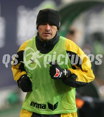 Fussball Bundesliga. T-Mobile. SK Austria Kaernten gegen SK Puntigamer Sturm Graz. Carlos Chaile  (Kaernten) beim Aufwaermen. Klagenfurt, am 3.11.2007.
Foto: Kuess
---
pressefotos, pressefotografie, kuess, qs, qspictures, sport, bild, bilder, bilddatenbank