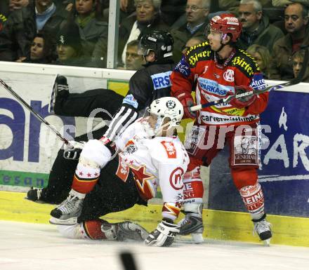 EBEL Erste Bank Eishockey Bundesliga. KAC gegen HK Acroni Jesenice. Chris Harand (KAC), Luka Zagar (Jesenice), Schiedrichter. Klagenfurt, am 4.11.2007.
Foto: Kuess
---
pressefotos, pressefotografie, kuess, qs, qspictures, sport, bild, bilder, bilddatenbank