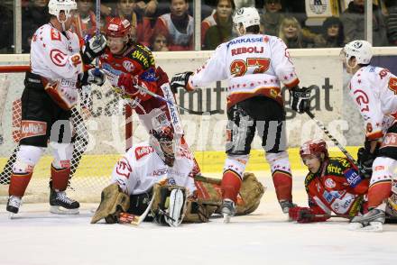 EBEL Erste Bank Eishockey Bundesliga. KAC gegen HK Acroni Jesenice. Dave Schuller, Johannes reichel (KAC), Robert Kristan, Paul Healey, Miha Rebolj (Jesenice). Klagenfurt, am 4.11.2007.
Foto: Kuess
---
pressefotos, pressefotografie, kuess, qs, qspictures, sport, bild, bilder, bilddatenbank