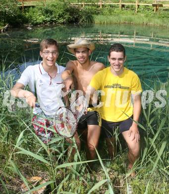 Badminton. ASKOE Kelag Kaernten. Kalender. Constantin Sintschnig, Benjamin Breiling, Daniel Comploier. St. Johann, 15. 7. 2007.
Foto. Kuess
---
pressefotos, pressefotografie, kuess, qs, qspictures, sport, bild, bilder, bilddatenbank