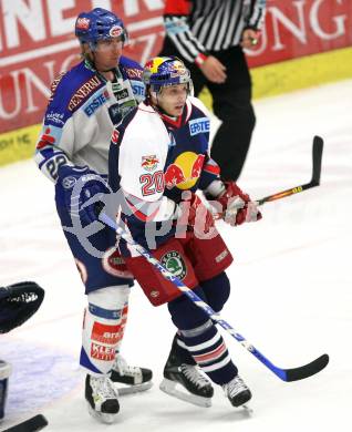 EBEL. Eishockey Bundesliga. VSV gegen Red Bull Salzburg. Thomas Pfeffer (VSV), Daniel Welser (Salzburg). Villach, am 9.11.2007.
Foto: Kuess
---
pressefotos, pressefotografie, kuess, qs, qspictures, sport, bild, bilder, bilddatenbank