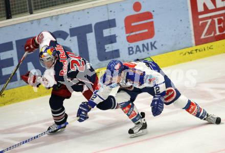 EBEL. Eishockey Bundesliga. VSV gegen Red Bull Salzburg. Michael Raffl (VSV), Daniel Welser (Salzburg). Erste Bank.Villach, am 9.11.2007.
Foto: Kuess
---
pressefotos, pressefotografie, kuess, qs, qspictures, sport, bild, bilder, bilddatenbank