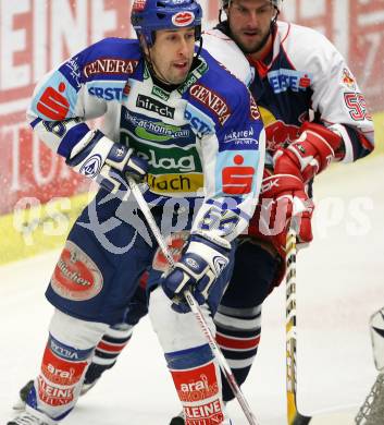 EBEL. Eishockey Bundesliga. VSV gegen Red Bull Salzburg. Dany Bousquet (VSV), Richard Jackman (Salzburg). Villach, am 9.11.2007.
Foto: Kuess
---
pressefotos, pressefotografie, kuess, qs, qspictures, sport, bild, bilder, bilddatenbank