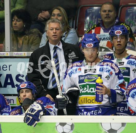 EBEL. Erste Bank Eishockey Bundesliga. KAC gegen VSV. Spielerbank VSV. Trainer greg Holst, Marc Brown, Thomas Raffl. Klagenfurt, am 11.11.2007.
Foto: Kuess
---
pressefotos, pressefotografie, kuess, qs, qspictures, sport, bild, bilder, bilddatenbank