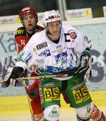 EBEL. Erste Bank Eishockey Bundesliga. KAC gegen Olympia Laibach. Johannes Reichel (KAC), Tomaz Vnuk (Laibach). Klagenfurt, am 15.11.2007.
Foto: Kuess
---
pressefotos, pressefotografie, kuess, qs, qspictures, sport, bild, bilder, bilddatenbank