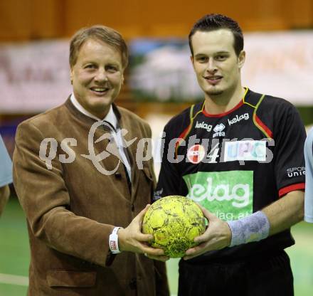 Handball Bundesliga. HCK 59 gegen Edelweiss Linz. Sportstadtrat Peter Steinkellner Patrick Jochum (HCK). Klagenfurt, am 17.11.2007.
Foto: Kuess
---
pressefotos, pressefotografie, kuess, qs, qspictures, sport, bild, bilder, bilddatenbank