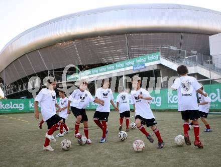 Fussball. SK Austria Kaernten. Fussball Akademie. Fussballnachwuchs. Bundesnachwuchszentrum. Klagenfurt, am 24.9.2007.
Foto: Kuess
---
pressefotos, pressefotografie, kuess, qs, qspictures, sport, bild, bilder, bilddatenbank