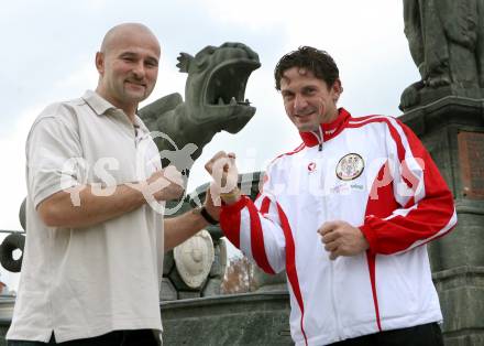 Kickboxen. Weltmeisterschaft. Gerald Zimmermann, Bernhard Sussitz. Klagenfurt, am 23.11.2007.
Foto: Kuess
---
pressefotos, pressefotografie, kuess, qs, qspictures, sport, bild, bilder, bilddatenbank