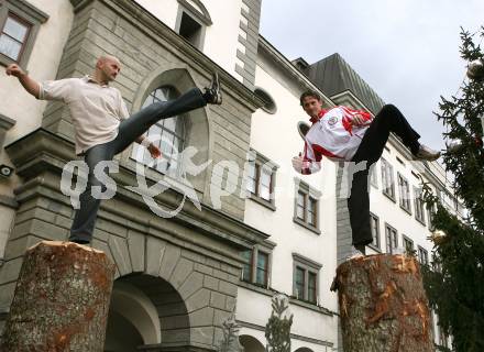 Kickboxen. Weltmeisterschaft. Gerald Zimmermann, Bernhard Sussitz. Klagenfurt, am 23.11.2007.
Foto: Kuess
---
pressefotos, pressefotografie, kuess, qs, qspictures, sport, bild, bilder, bilddatenbank