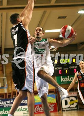 Basketball Bundesliga. Woerthersee Piraten gegen Team Dukes Klosterneuburg. Joachim Buggelsheim (Piraten), Damir Hamidovic (Klosterneuburg). Klagenfurt, am 24.11.2007.
Foto: Kuess
---
pressefotos, pressefotografie, kuess, qs, qspictures, sport, bild, bilder, bilddatenbank