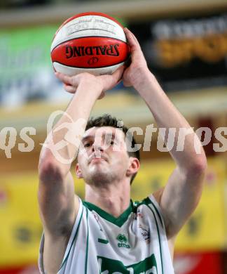 Basketball Bundesliga. Woerthersee Piraten gegen Team Dukes Klosterneuburg. Selmir Husanovic (Piraten). Klagenfurt, am 24.11.2007.
Foto: Kuess
---
pressefotos, pressefotografie, kuess, qs, qspictures, sport, bild, bilder, bilddatenbank