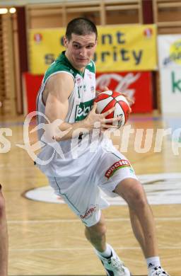 Basketball Bundesliga. Woerthersee Piraten gegen Team Dukes Klosterneuburg. Stjepan Gavran (Piraten). Klagenfurt, am 24.11.2007.
Foto: Kuess
---
pressefotos, pressefotografie, kuess, qs, qspictures, sport, bild, bilder, bilddatenbank