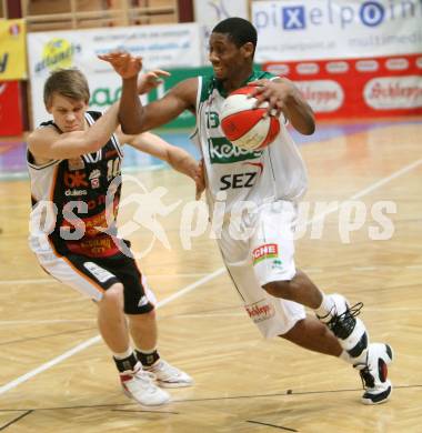 Basketball Bundesliga. Woerthersee Piraten gegen Team Dukes Klosterneuburg. Melvin Creddle (Piraten), Christof Hetzmannseder (Klosterneuburg). Klagenfurt, am 24.11.2007.
Foto: Kuess
---
pressefotos, pressefotografie, kuess, qs, qspictures, sport, bild, bilder, bilddatenbank