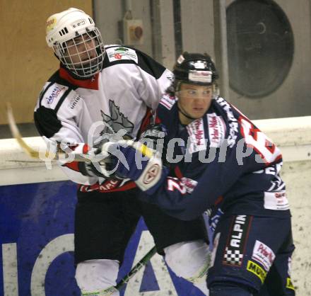 Eishockey Oberliga. Tarco Woelfe gegen ESC Steindorf. Herbert Diamant (Tarco), Jurica Bednjanec (Steindorf). Klagenfurt, am 24.11.2007.
Foto: Kuess 
---
pressefotos, pressefotografie, kuess, qs, qspictures, sport, bild, bilder, bilddatenbank