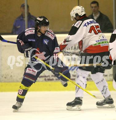 Eishockey Oberliga. Tarco Woelfe gegen ESC Steindorf. Bruno Tarmann (Tarco), Michael Kabas (Steindorf). Klagenfurt, am 24.11.2007.
Foto: Kuess 
---
pressefotos, pressefotografie, kuess, qs, qspictures, sport, bild, bilder, bilddatenbank