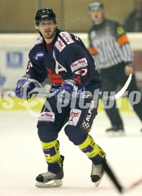 Eishockey Oberliga. Tarco Woelfe gegen ESC Steindorf. Roland Schurian (Steindorf). Klagenfurt, am 24.11.2007.
Foto: Kuess 
---
pressefotos, pressefotografie, kuess, qs, qspictures, sport, bild, bilder, bilddatenbank