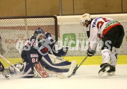 Eishockey Oberliga. Tarco Woelfe gegen ESC Steindorf. Josef Sulzbacher (Tarco), Viktor Leitner (Steindorf). Klagenfurt, am 24.11.2007.
Foto: Kuess 
---
pressefotos, pressefotografie, kuess, qs, qspictures, sport, bild, bilder, bilddatenbank