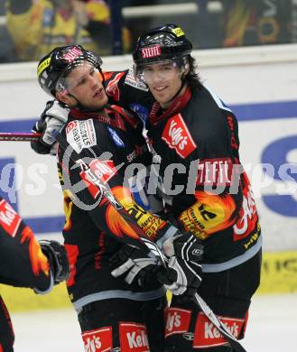 EBEL. Eishockey Bundesliga. VSV gegen Vienna Capitals. Torjubel Peter Casparsson, David Rodman (Caps). Villach, am 25.11.2007.
Foto: Kuess 
---
pressefotos, pressefotografie, kuess, qs, qspictures, sport, bild, bilder, bilddatenbank