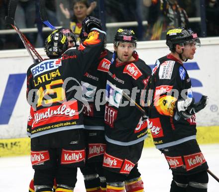 EBEL. Eishockey Bundesliga. VSV gegen Vienna Capitals. Torjubel (Caps). Villach, am 25.11.2007.
Foto: Kuess 
---
pressefotos, pressefotografie, kuess, qs, qspictures, sport, bild, bilder, bilddatenbank