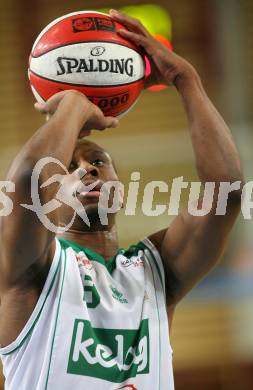 Basketball Bundesliga. Woerthersee Piraten gegen Oberwart Gunners. Melvin Creddle (Piraten). Klagenfurt, am 28.11.2007.
Foto: Kuess
---
pressefotos, pressefotografie, kuess, qs, qspictures, sport, bild, bilder, bilddatenbank