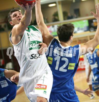 Basketball Bundesliga. Woerthersee Piraten gegen Oberwart Gunners. Selmir Husanovic (Piraten), Milan Stegnjaic (Oberwart). Klagenfurt, am 28.11.2007.
Foto: Kuess
---
pressefotos, pressefotografie, kuess, qs, qspictures, sport, bild, bilder, bilddatenbank