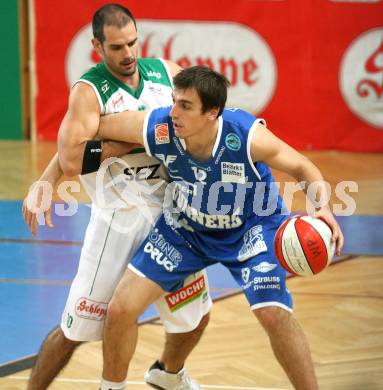 Basketball Bundesliga. Woerthersee Piraten gegen Oberwart Gunners. Joachim Buggelsheim (Piraten), Milan Stegnjaic (Oberwart). Klagenfurt, am 28.11.2007.
Foto: Kuess
---
pressefotos, pressefotografie, kuess, qs, qspictures, sport, bild, bilder, bilddatenbank