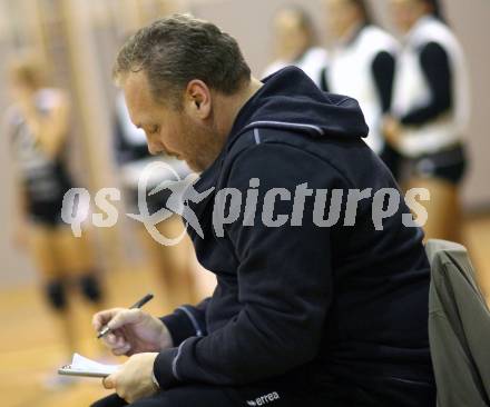 Volleyball. AVC Klagenfurt gegen VC Tirol. Team Manager Roland Kosnjek (AVC). Klagenfurt, am 1.12.2007.
Foto: Kuess
---
pressefotos, pressefotografie, kuess, qs, qspictures, sport, bild, bilder, bilddatenbank