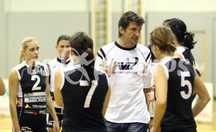 Volleyball. AVC Klagenfurt gegen VC Tirol. Time out. Trainer Wolfgang Schmerlaib (AVC). Klagenfurt, am 1.12.2007.
Foto: Kuess
---
pressefotos, pressefotografie, kuess, qs, qspictures, sport, bild, bilder, bilddatenbank