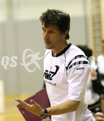 Volleyball. AVC Klagenfurt gegen VC Tirol.  Trainer Wolfgang Schmerlaib (AVC). Klagenfurt, am 1.12.2007.
Foto: Kuess
---
pressefotos, pressefotografie, kuess, qs, qspictures, sport, bild, bilder, bilddatenbank