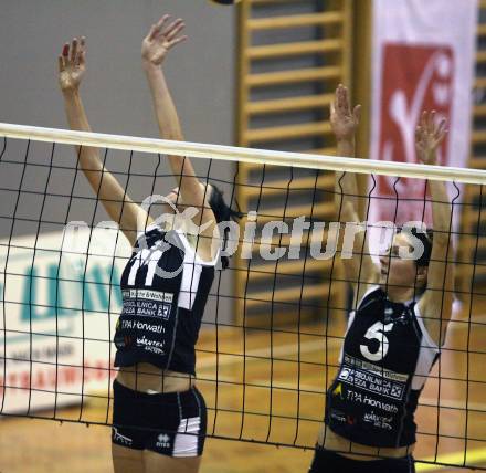 Volleyball. AVC Klagenfurt gegen VC Tirol. Martina Magnet, Maria Obernosterer (AVC). Klagenfurt, am 1.12.2007.
Foto: Kuess
---
pressefotos, pressefotografie, kuess, qs, qspictures, sport, bild, bilder, bilddatenbank