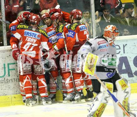 EBEL. Erste Bank Eishockey Bundesliga. KAC gegen EHC Graz 99ers. Torjubel KAC. In der Mitte Torschuetze Jeremy rebek. Klagenfurt, am 2.12.2007.
Foto: Kuess
---
pressefotos, pressefotografie, kuess, qs, qspictures, sport, bild, bilder, bilddatenbank