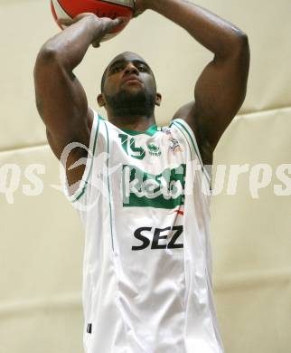 Basketball Bundesliga. Woerthersee Piraten. Christian Brown. Klagenfurt, am 3.12.2007.
Foto: Kuess
---
pressefotos, pressefotografie, kuess, qs, qspictures, sport, bild, bilder, bilddatenbank