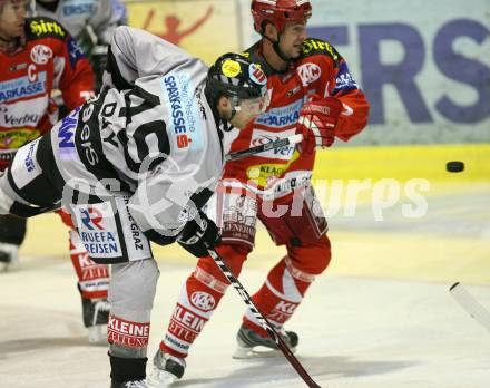 EBEL. Erste Bank Eishockey Bundesliga. KAC gegen EHC Graz 99ers. Jeffrey Tory (KAC), Greg Day (Graz). Klagenfurt, am 2.12.2007.
Foto: Kuess
---
pressefotos, pressefotografie, kuess, qs, qspictures, sport, bild, bilder, bilddatenbank