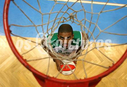 Basketball Bundesliga. Woerthersee Piraten. Christian Brown. Klagenfurt, am 3.12.2007.
Foto: Kuess
---
pressefotos, pressefotografie, kuess, qs, qspictures, sport, bild, bilder, bilddatenbank