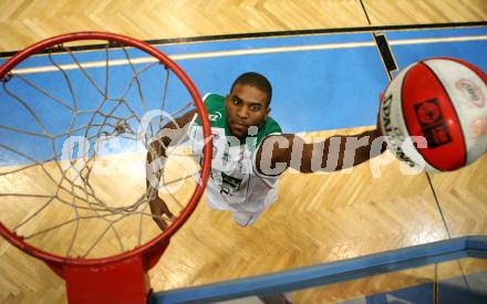 Basketball Bundesliga. Woerthersee Piraten. Christian Brown. Klagenfurt, am 3.12.2007.
Foto: Kuess
---
pressefotos, pressefotografie, kuess, qs, qspictures, sport, bild, bilder, bilddatenbank