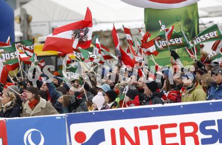 Schi Alpin Weltcup Slalom. Siegerehrung. Jubelnde Fans. Bad Kleinkirchheim, am 9.12.2007.
Foto: Kuess
---
pressefotos, pressefotografie, kuess, qs, qspictures, sport, bild, bilder, bilddatenbank