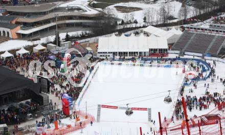 Schi Alpin Weltcup Slalom. Zielgelaende. Bad Kleinkirchheim, am 9.12.2007.
Foto: Kuess
---
pressefotos, pressefotografie, kuess, qs, qspictures, sport, bild, bilder, bilddatenbank