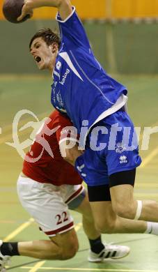 Handball Bundesliga. SC Ferlach gegen HCK 59.  Dean Pomorisac (Ferlach), Klaus Haslinglehner (HCK). Ferlach, am 15.12.2007.
Foto: Kuess
---
pressefotos, pressefotografie, kuess, qs, qspictures, sport, bild, bilder, bilddatenbank