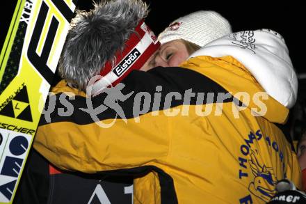 Schi Nordisch. Weltcup Schispringen. Sieger Thomas Morgenstern mit Freundin. Villach am 14.12.2007
Foto: Kuess
---
pressefotos, pressefotografie, kuess, qs, qspictures, sport, bild, bilder, bilddatenbank