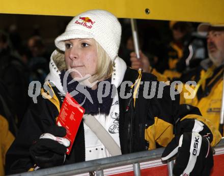 Schi Nordisch. Weltcup Schispringen. Freundin von Thomas Morgenstern (AUT) zittert mit. Villach am 14.12.2007
Foto: Kuess
---
pressefotos, pressefotografie, kuess, qs, qspictures, sport, bild, bilder, bilddatenbank